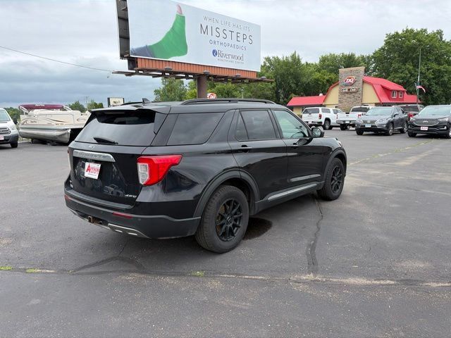 Used 2021 Ford Explorer XLT w/ Equipment Group 202A AWD/4WD image 5