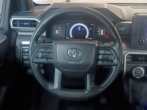 Used 2025 Toyota Tacoma SR5 AWD/4WD image 21