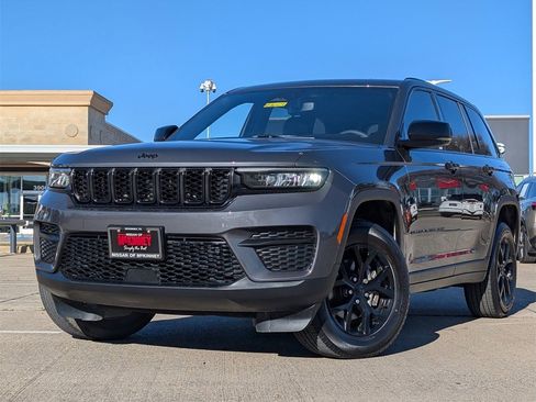 Used 2024 Jeep Grand Cherokee Altitude image 2