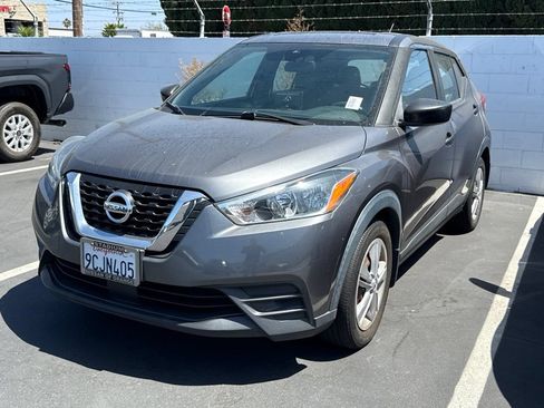 Used 2020 Nissan Kicks S FWD image 2