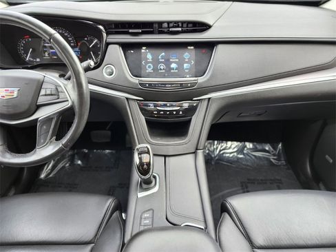 Used 2019 Cadillac XT5 Luxury image 12