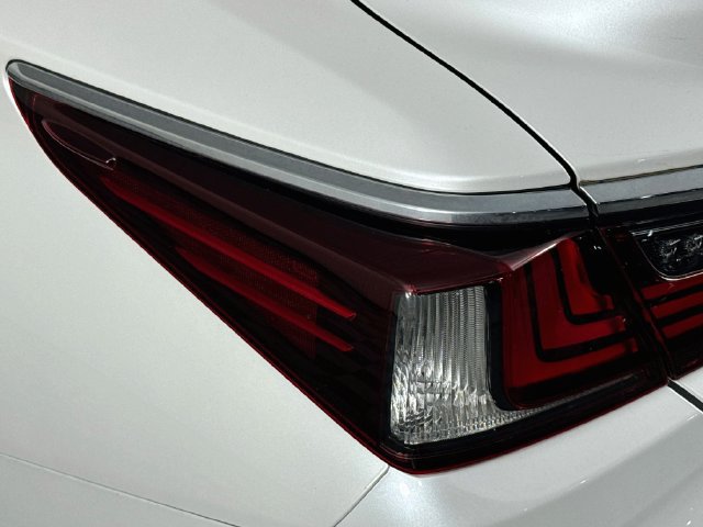 Used 2021 Lexus ES 350 w/ Accessory Package 2 FWD image 33