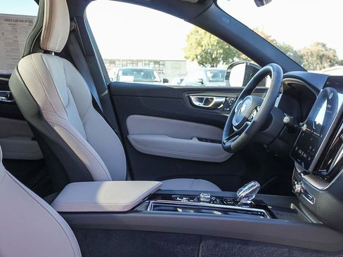 New 2026 Volvo XC60 B5 Plus w/ Climate Package PRO image 33