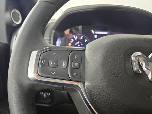 Used 2025 RAM 2500 Laramie AWD/4WD image 15