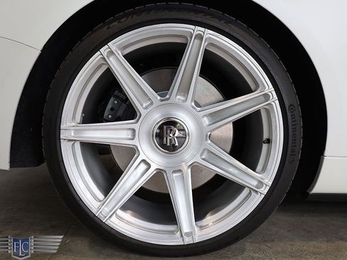 Used 2020 Rolls-Royce Dawn image 46