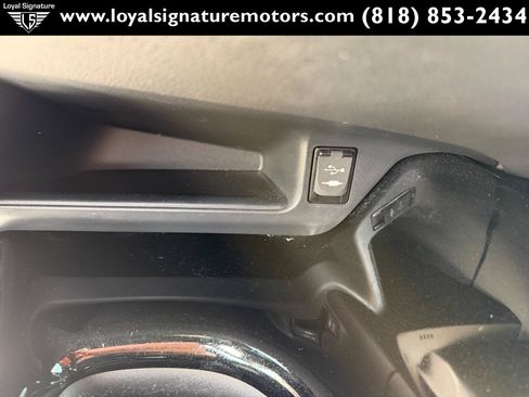 Used 2019 Toyota C-HR XLE FWD image 25
