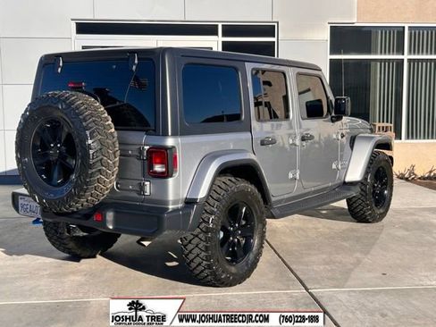 Used 2020 Jeep Wrangler Unlimited Sahara image 6