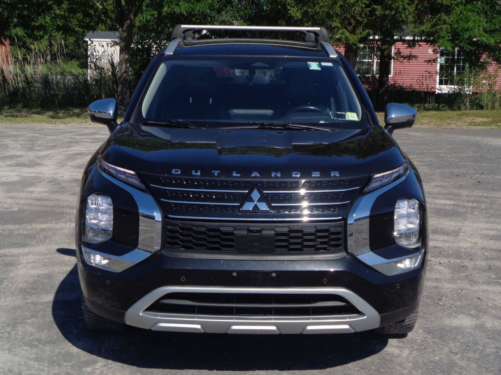 Used 2022 Mitsubishi Outlander SE AWD/4WD image 2