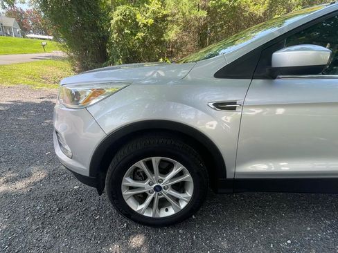 Used 2018 Ford Escape SE AWD/4WD image 2