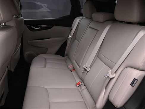 Certified 2022 Nissan Rogue Sport SL w/ Premium Package image 12