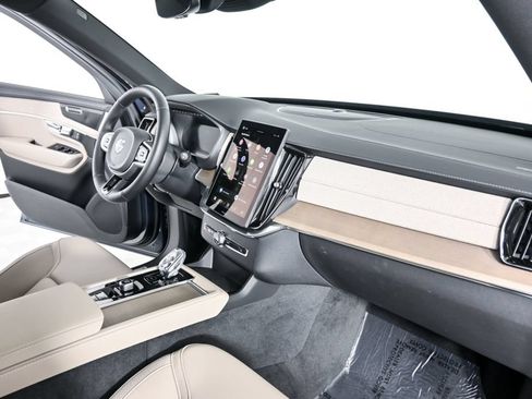 Certified 2026 Volvo XC90 B6 Plus w/ Protection Package Premier AWD/4WD image 26