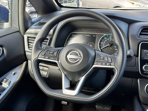 Used 2025 Nissan Leaf S image 24