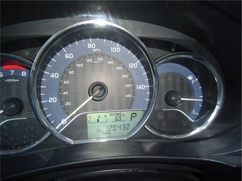Used 2015 Toyota Corolla LE FWD image 23