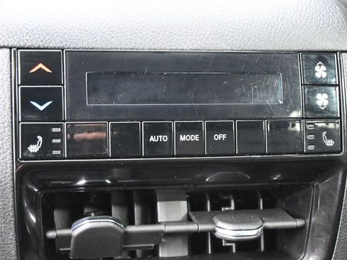 Used 2024 Jeep Grand Cherokee L Limited w/ Luxury Tech Group II image 20