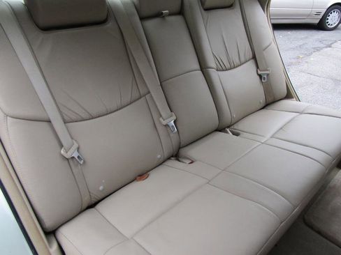 Used 2006 Toyota Avalon Limited image 18