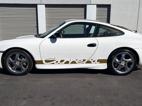 Used 2001 Porsche 911 Carrera 4 AWD/4WD image 2