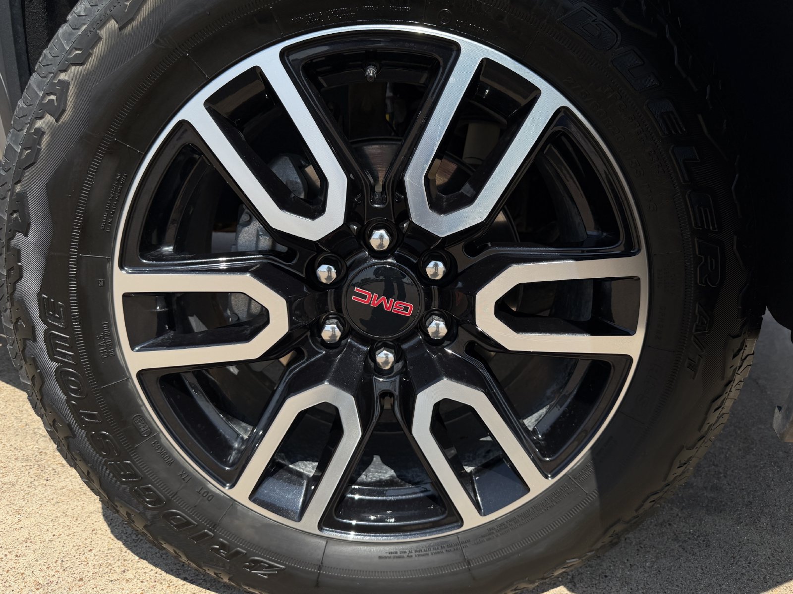 Used 2025 GMC Sierra 1500 AT4 w/ AT4 Premium Package AWD/4WD image 10