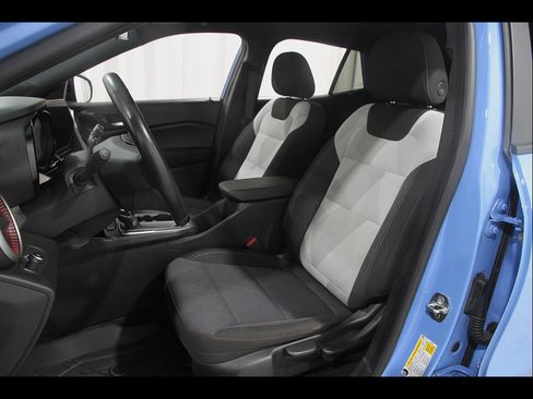 Used 2024 Chevrolet Trax RS w/ Driver Confidence Package FWD image 5
