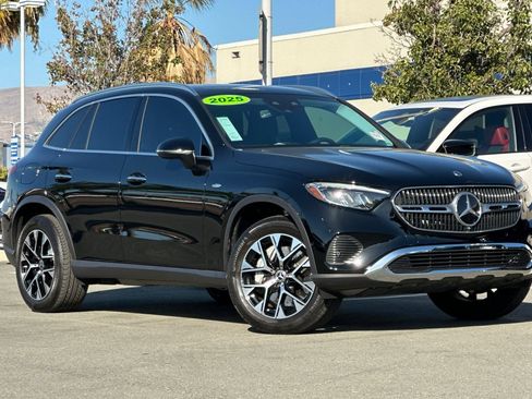 Used 2025 Mercedes-Benz GLC 350e 4MATIC w/ Driver Assistance Package image 2