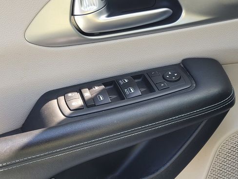 Used 2018 Chrysler Pacifica Limited w/ Advanced Safetytec Group image 18