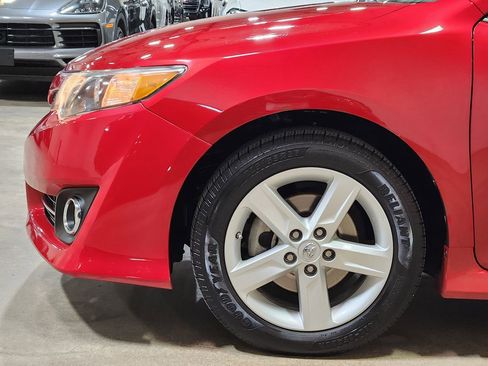 Used 2013 Toyota Camry SE image 5