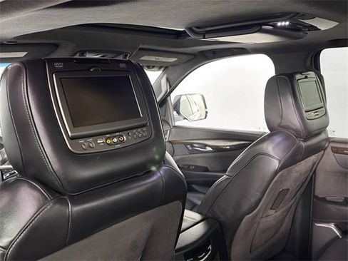 Used 2016 Cadillac Escalade Platinum image 26