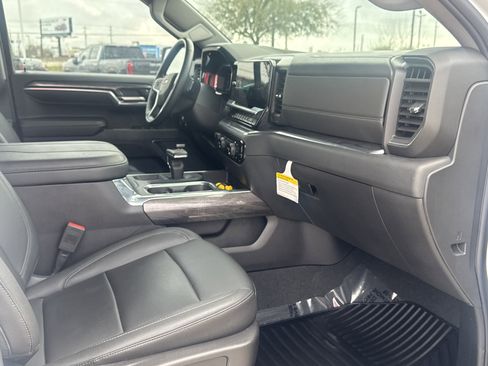 Used 2024 Chevrolet Silverado 1500 LTZ image 12