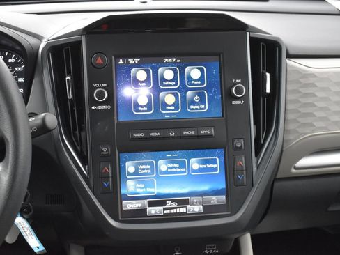 Used 2025 Subaru Forester AWD/4WD image 18