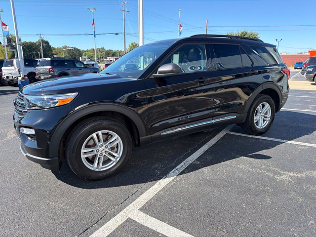 Used 2024 Ford Explorer XLT w/ Equipment Group 202A AWD/4WD image 5