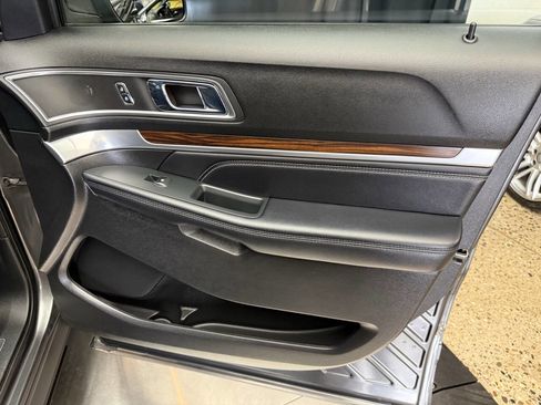 Used 2018 Ford Explorer Limited w/ Equipment Group 301A image 28