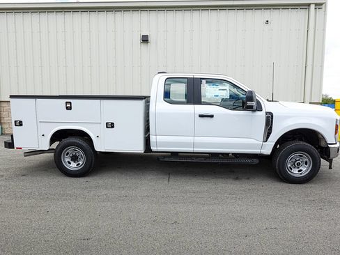 New 2026 Ford F250 XL w/ XL Chrome Package AWD/4WD image 10