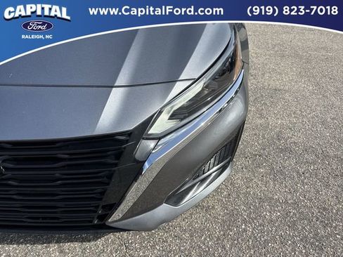 Used 2024 Nissan Altima 2.5 SV image 11