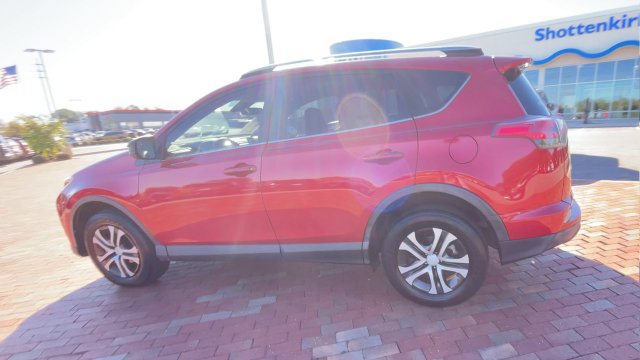 Used 2017 Toyota RAV4 LE FWD image 7