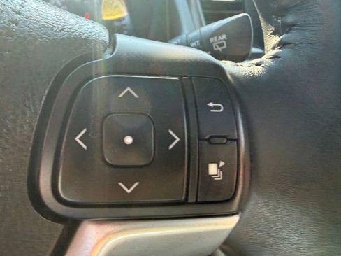 Used 2016 Toyota Highlander Limited FWD image 15