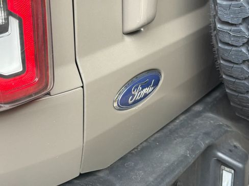 Used 2025 Ford Bronco Outer Banks w/ Sasquatch Package AWD/4WD image 10