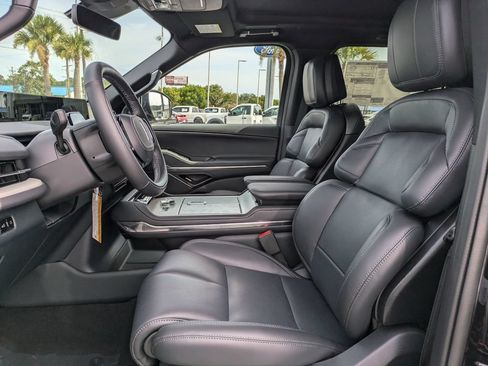 New 2027 Lincoln Navigator Reserve w/ Jet Appearance Package AWD/4WD image 21
