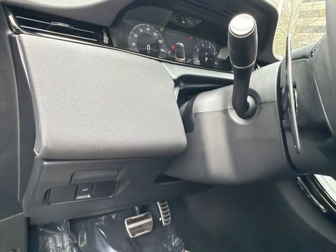 Used 2024 Land Rover Range Rover Evoque Dynamic SE image 34