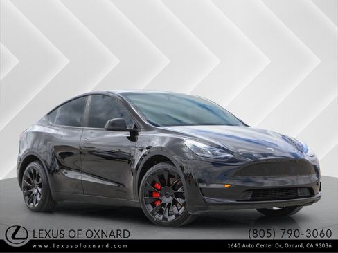 Used 2024 Tesla Model Y Long Range AWD/4WD image 1