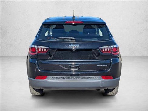 Used 2021 Jeep Compass Sport image 4