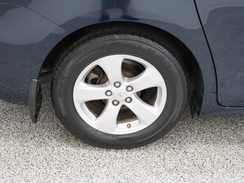 Used 2011 Toyota Sienna LE image 6