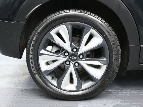 Used 2023 Chevrolet Bolt EUV LT w/ Convenience Package image 13