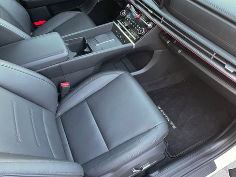 Used 2025 Hyundai Santa Fe Limited image 26