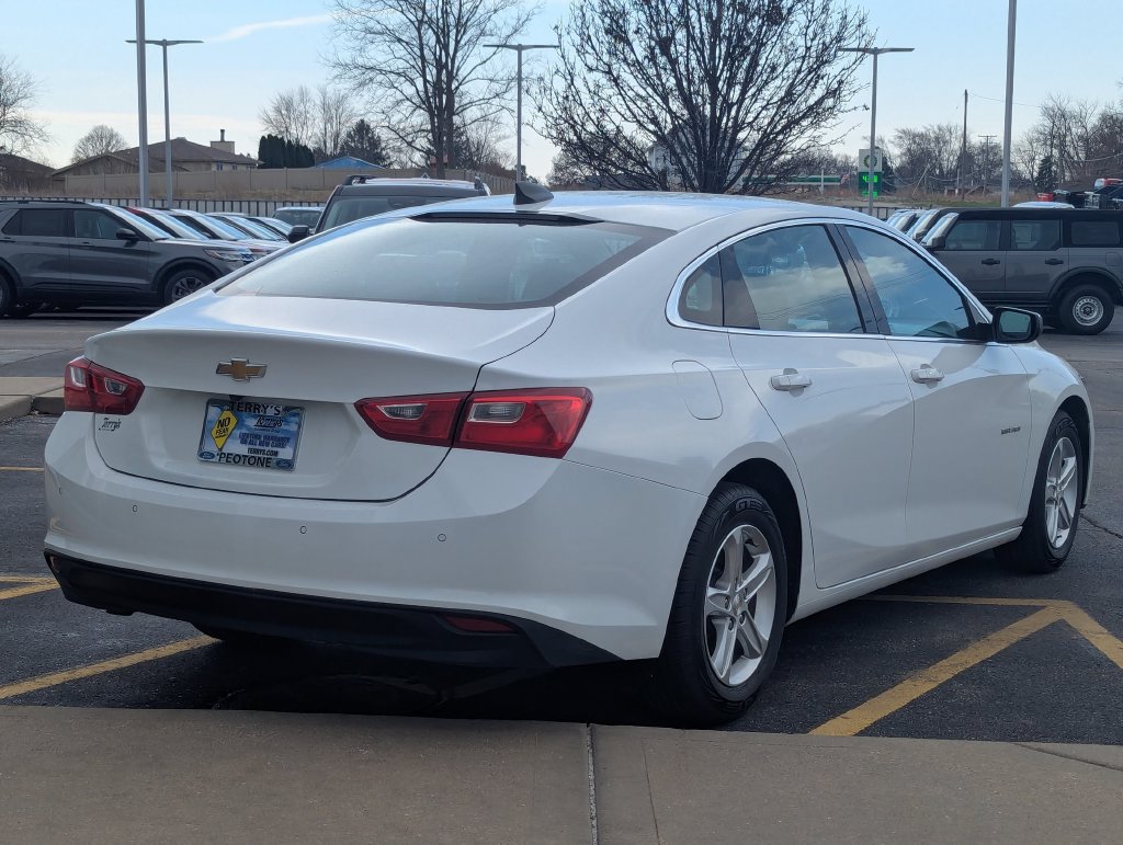 Used 2022 Chevrolet Malibu LS w/ Driver Confidence Package II FWD image 3