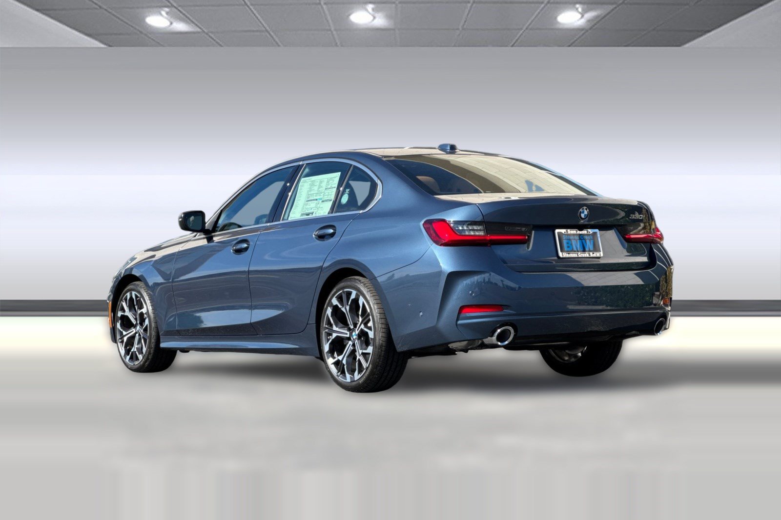 Used 2026 BMW 330i Sedan w/ Premium Package RWD image 3