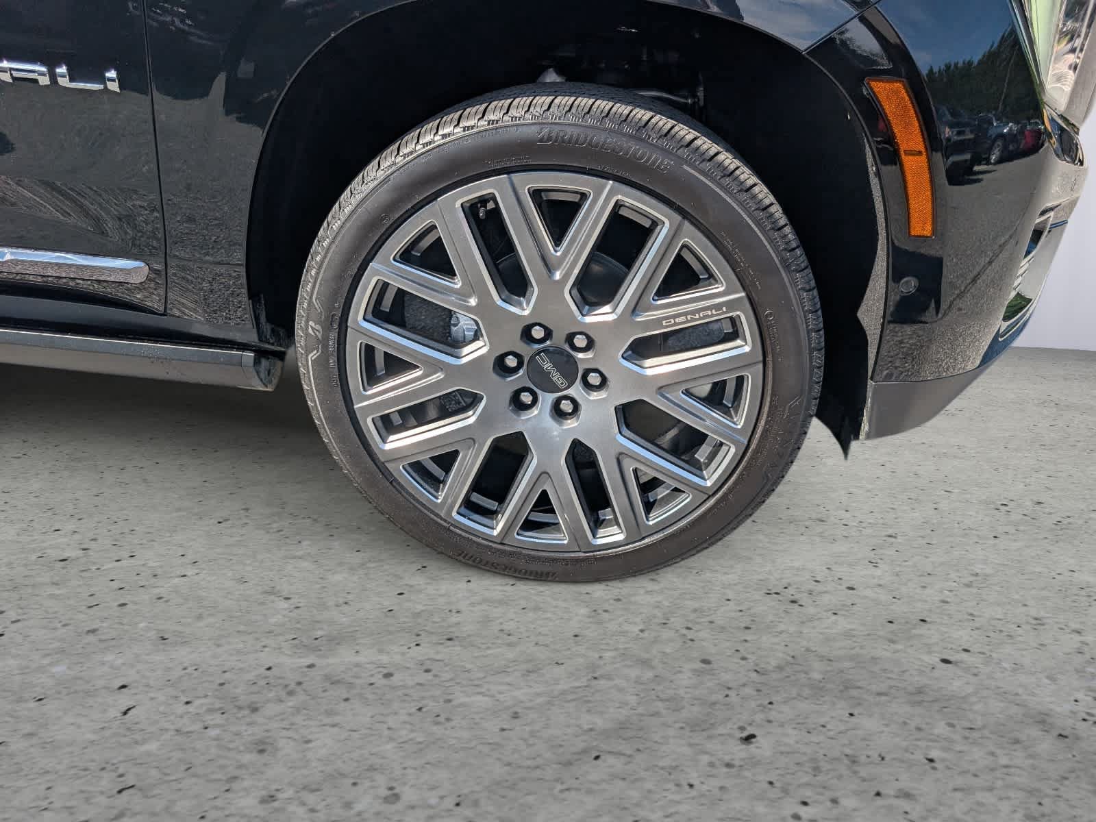 Certified 2026 GMC Yukon XL Denali Ultimate AWD/4WD image 9