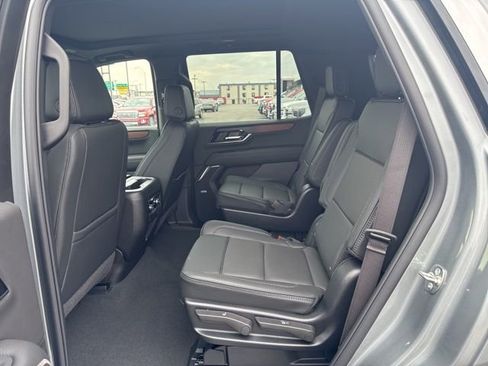 Used 2026 GMC Yukon Denali w/ Sun & Power Step Package image 22