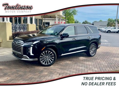 Used 2025 Hyundai Palisade Calligraphy FWD image 1