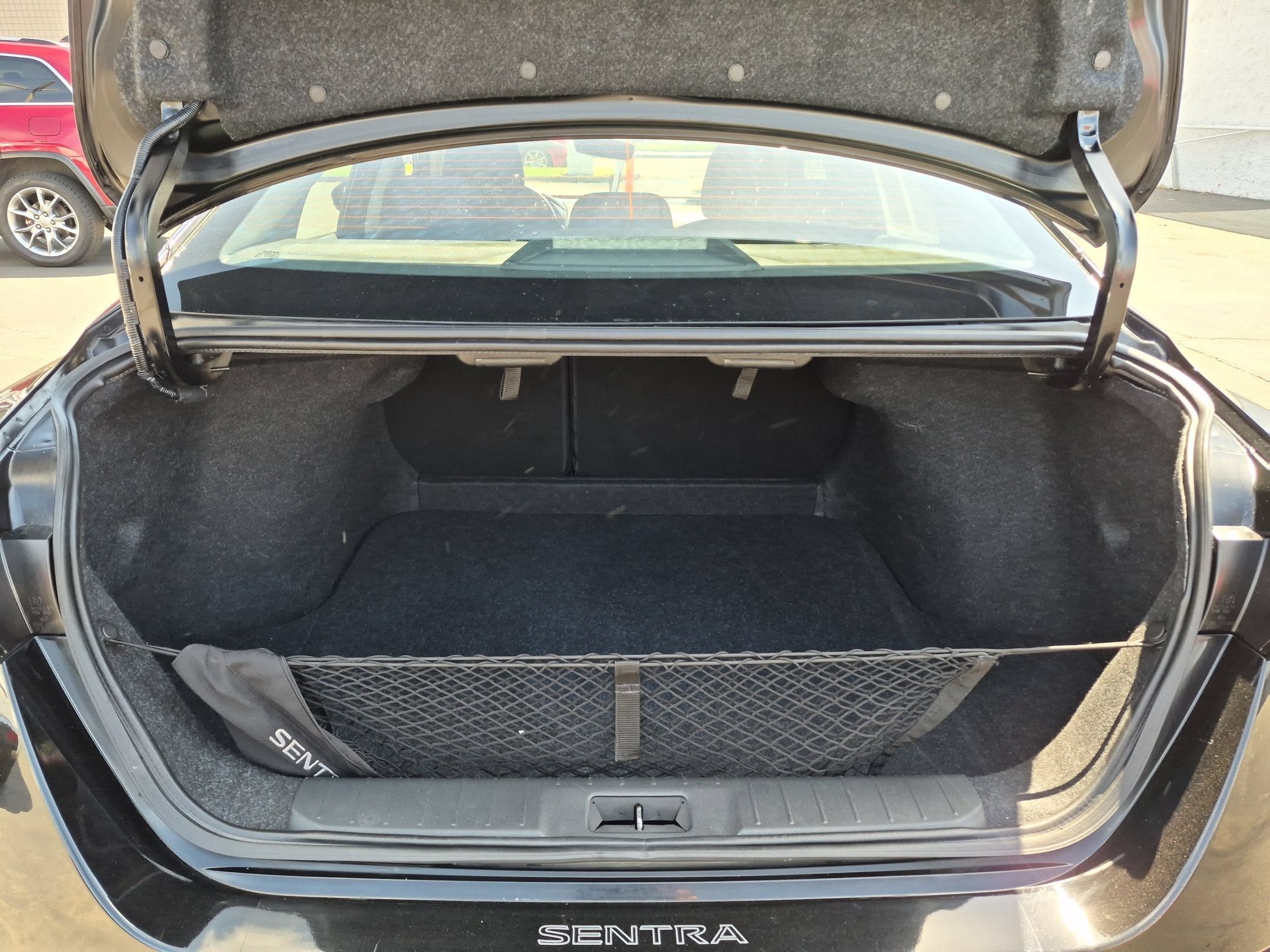 Used 2022 Nissan Sentra SR w/ Midnight Edition FWD image 22
