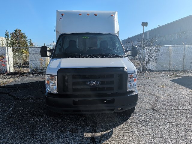 Used 2019 Ford E-350 and Econoline 350 Super Duty w/ Power Windows & Locks Group RWD image 10