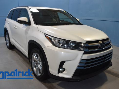 Used 2017 Toyota Highlander Limited image 1